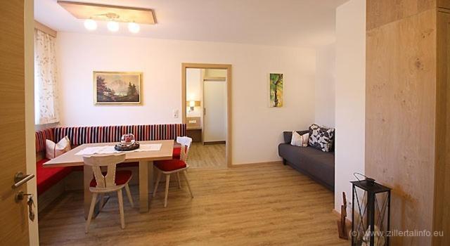 Apartment Schneeberger Stummerberg Rum bild